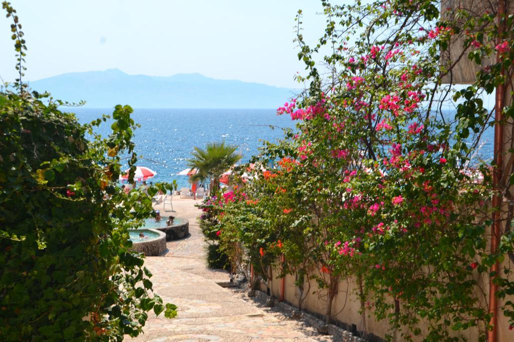 Vila 15 Bougainville Sarandë 외부 사진